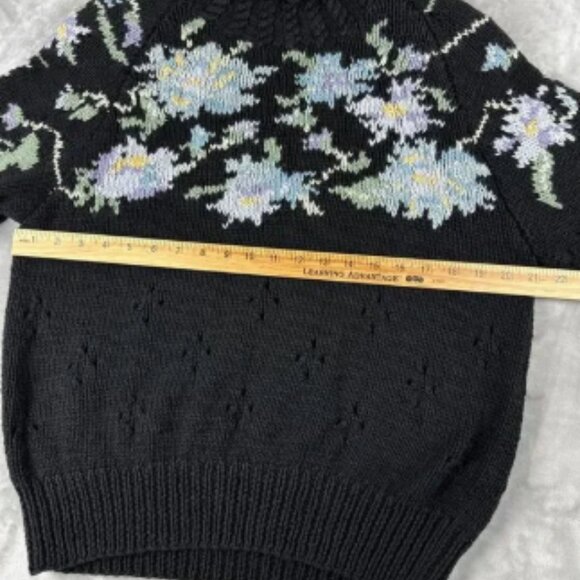 Vintage Karen Scott Hand Knits Sweater Women's Large Black Flowers Pearls (0924) - Picture 8 of 9